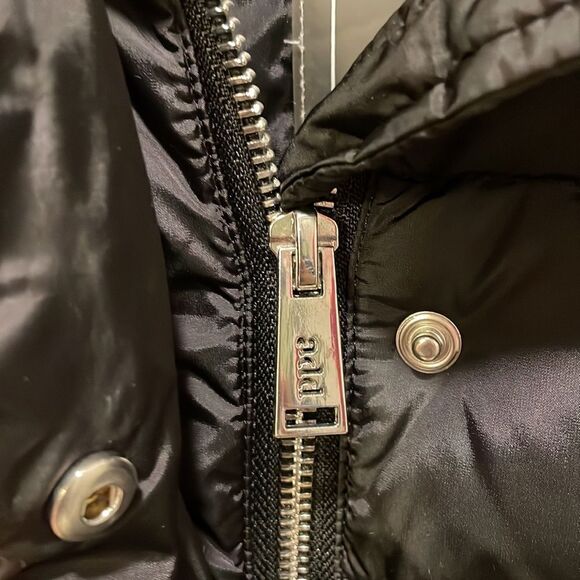 Add Down woman’s black puffer coat - Picture 4 of 8